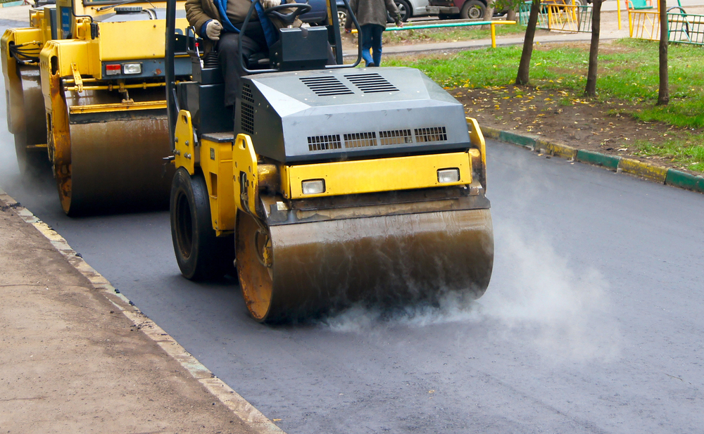 asphalt rolling 